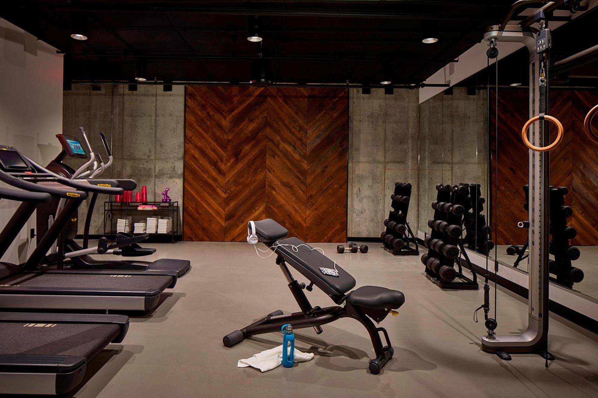 Moxy Minneapolis Uptown Екстериор снимка