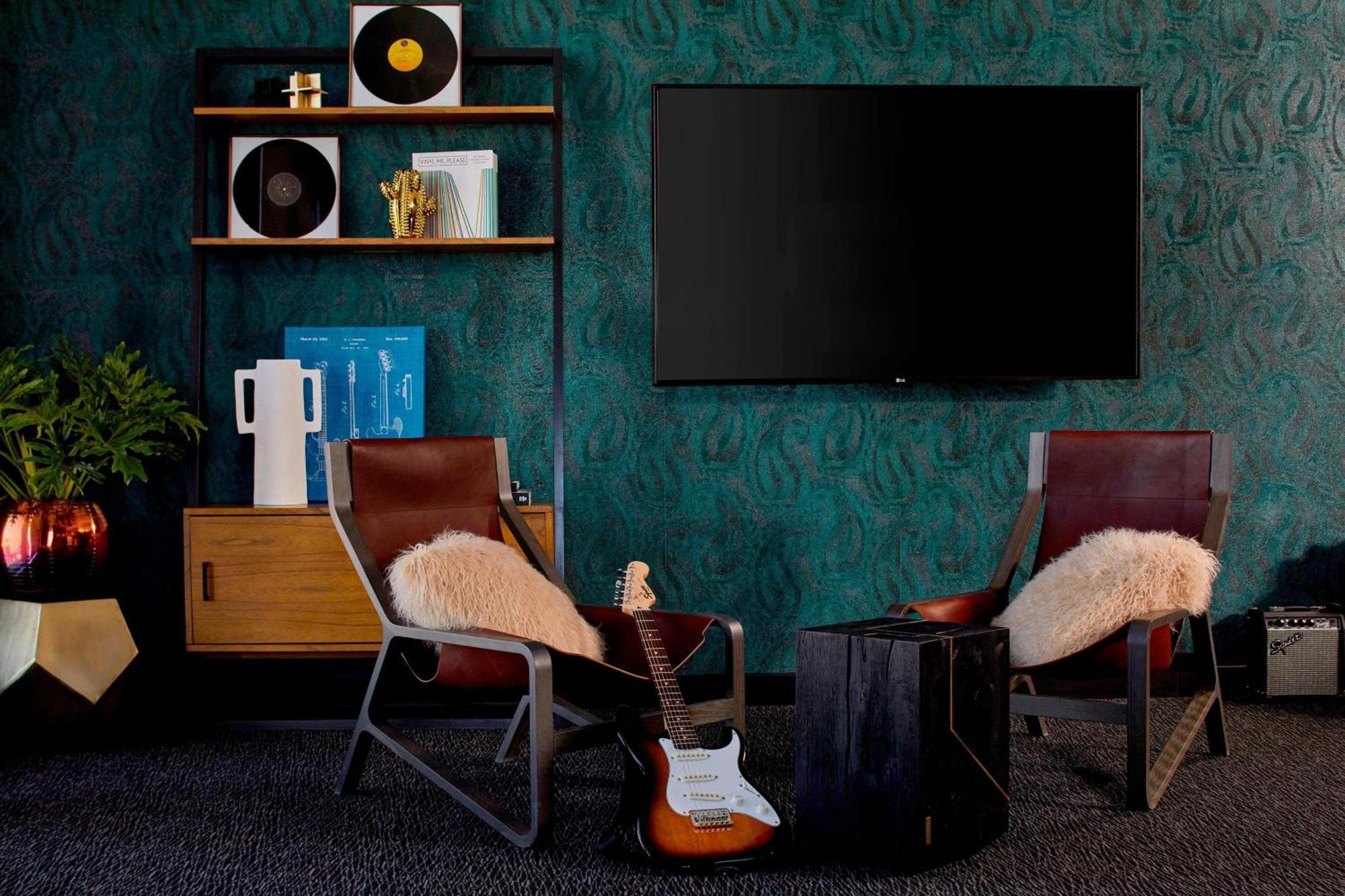 Moxy Minneapolis Uptown Екстериор снимка