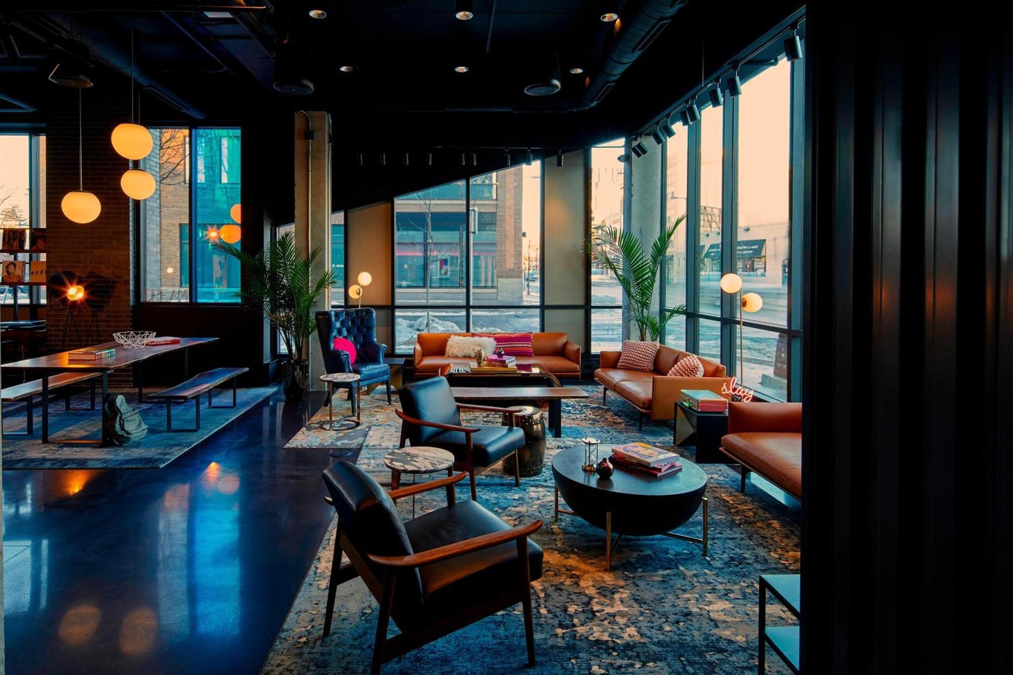 Moxy Minneapolis Uptown Екстериор снимка