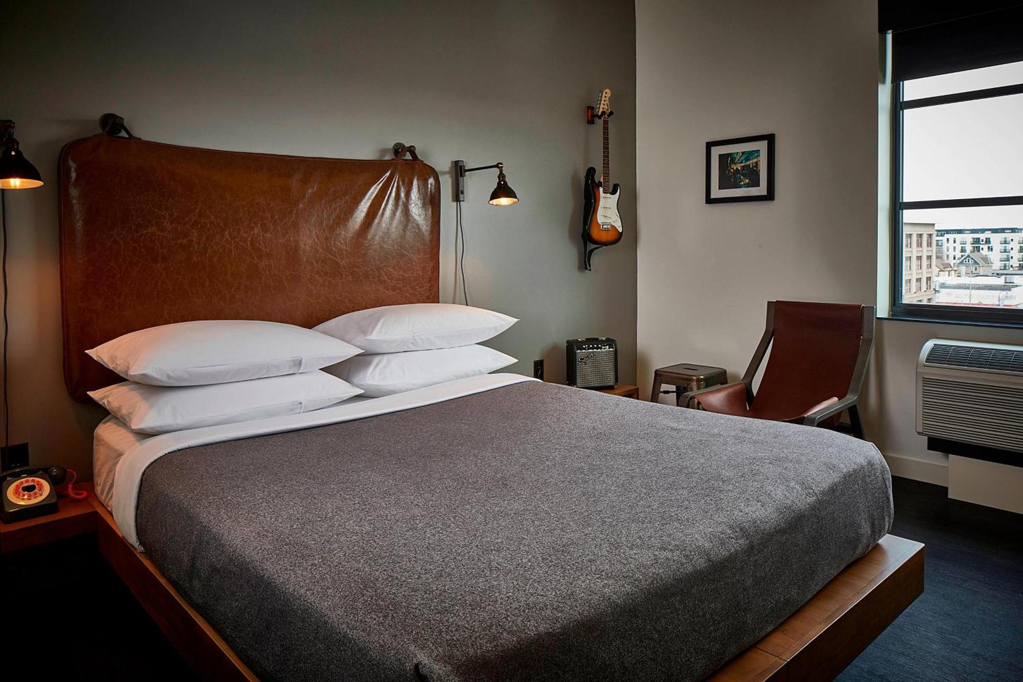 Moxy Minneapolis Uptown Екстериор снимка