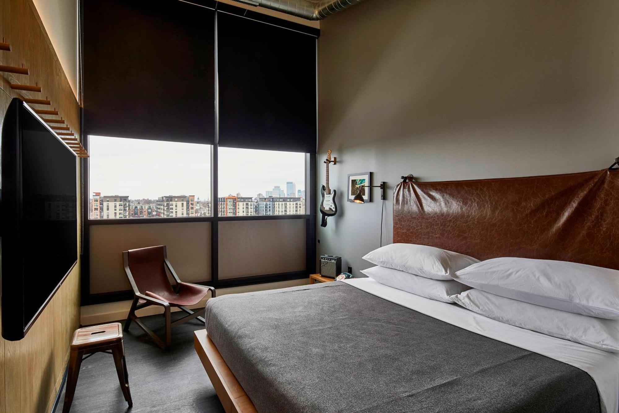Moxy Minneapolis Uptown Екстериор снимка